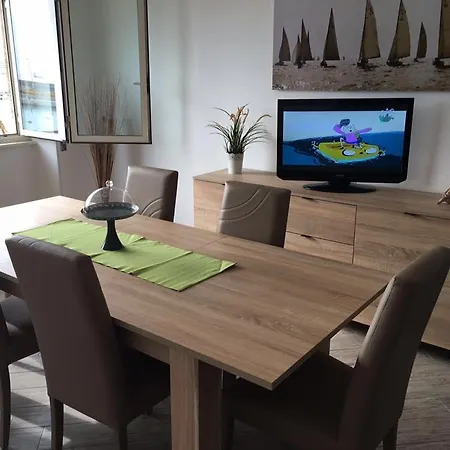 Tourist Apartment-la Casa Del Porto- Turistico *