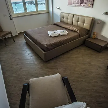Tourist Apartment-la Casa Del Porto- Turistico Apartment *