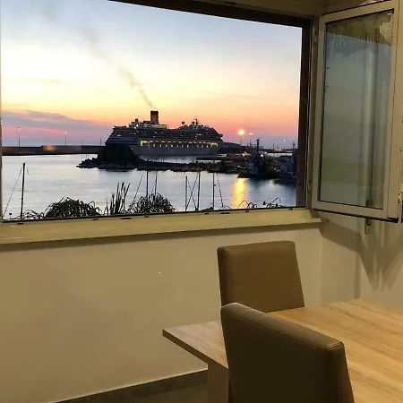 Tourist Apartment-la Casa Del Porto- Turistico Apartment Civitavecchia
