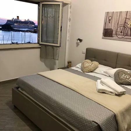 Tourist Apartment-la Casa Del Porto- Turistico Apartment *